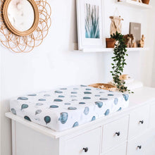 Load image into Gallery viewer, Bassinet sheet &amp; change pad cover - Cloud chaser - Aidenandava