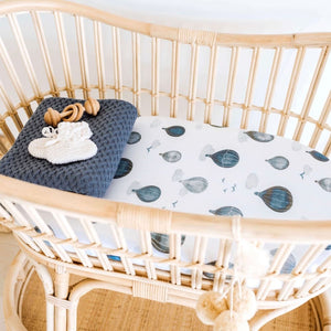 Bassinet sheet & change pad cover - Cloud chaser - Aidenandava