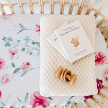 Load image into Gallery viewer, Bassinet sheet &amp; change pad cover - Wanderlust - Aidenandava