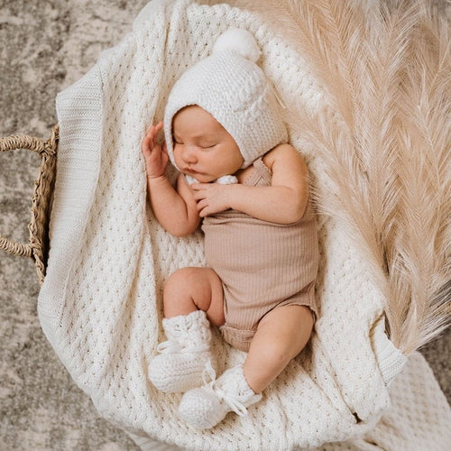 Bonnet & Booties set - Ivory - Aidenandava