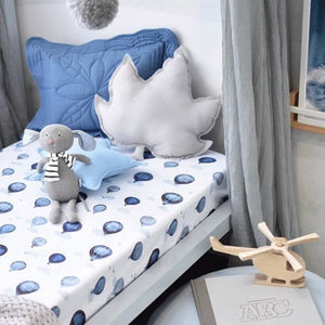 Cloud Chaser fitted cot sheet - Aidenandava