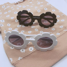 Load image into Gallery viewer, Daisy Sunnies - Ebony