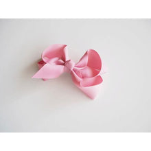 Load image into Gallery viewer, Dusty Pink bow clip - Medium - Aidenandava