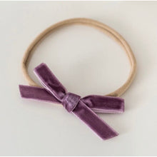 Load image into Gallery viewer, Grape petite velvet bow - Aidenandava