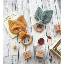 Load image into Gallery viewer, Muslin Birdy teether