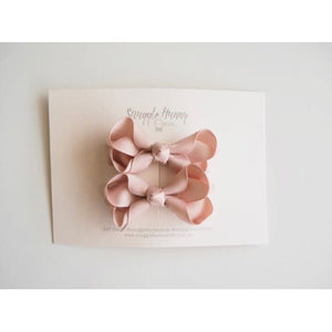 Nude bow clip - Small - Aidenandava