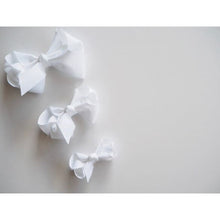 Load image into Gallery viewer, White bow clip - Small pair - Aidenandava